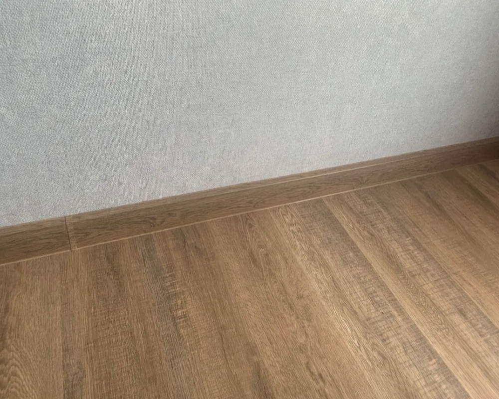 Плинтус ПВХ Волшебная палочка 70мм Home 2,2м 7025