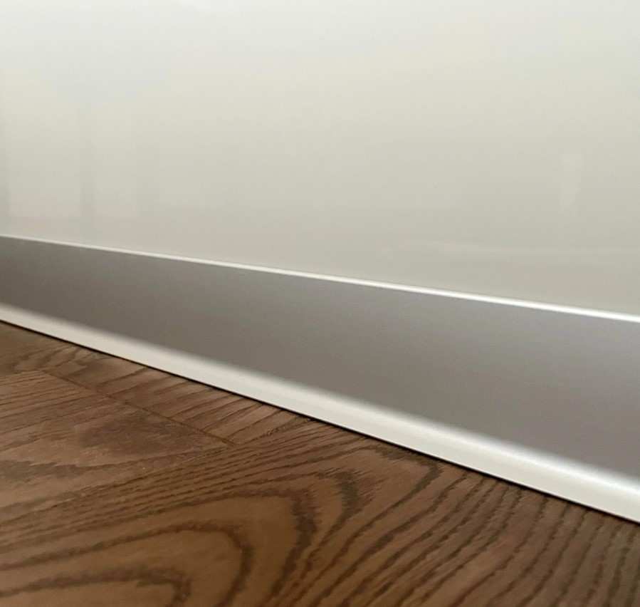 Плинтус алюминиевый Волшебная палочка 80 мм 3,0 м Серебро матовое