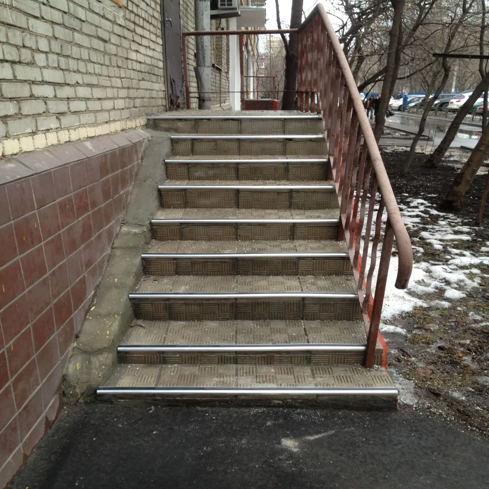 Порог одноуровневый ПС 08-1.2700.001ч Без покрытия